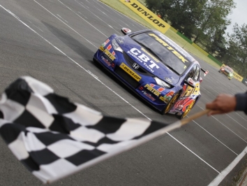 Andrew Jordan got back to winning ways in the final contest