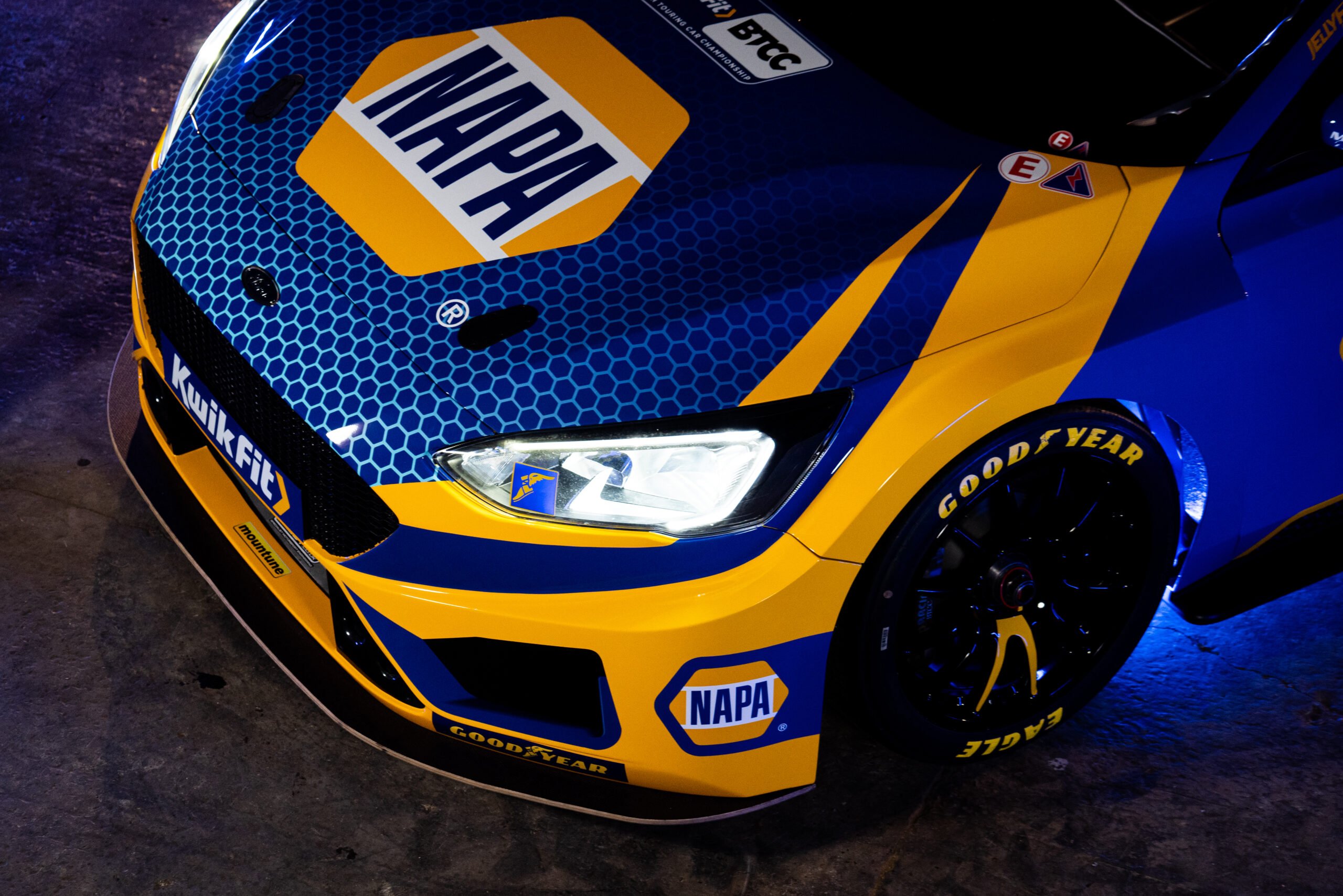 BTCC CAMMISH AND SUTTON REVEAL SCORCHING HOT NAPA RACING UK LIVERY